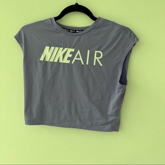 Nike Tops - Nike purple cropped tank top